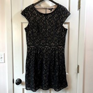 R&K Cocktail All Over Lace w/ Satin Trim Cap Sleeve Mini Dress - Size 16